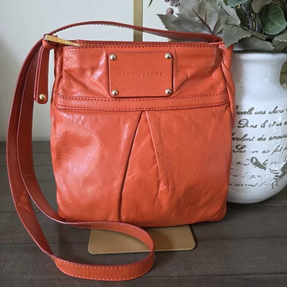 Marc Jacobs Leather Crossbody Bag In Apricot Orange - Picture 1 of 9